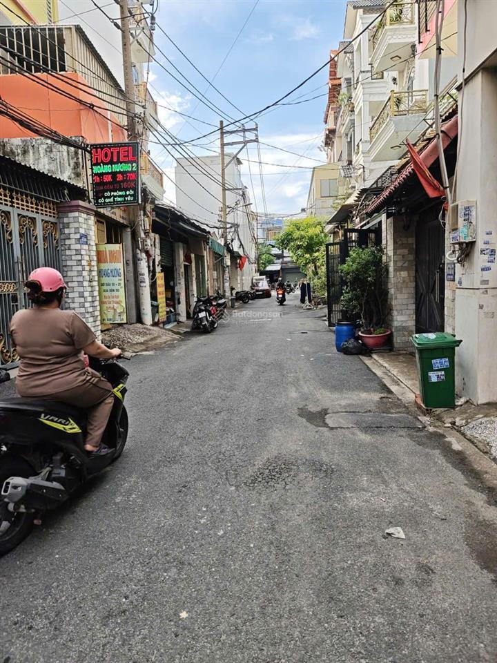 Nhà hẻm nhựa một xẹt thông 8m đường lê văn quới, diện tích 8x20m, 1 trệt 1 lửng 1 lầu