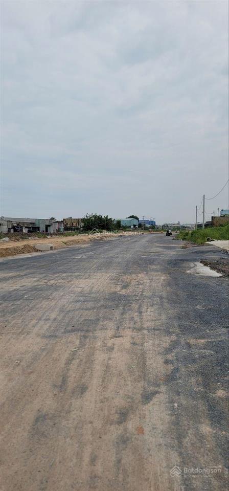Bán lô đất mặt tiền bờ kênh tham lương view cực đẹp