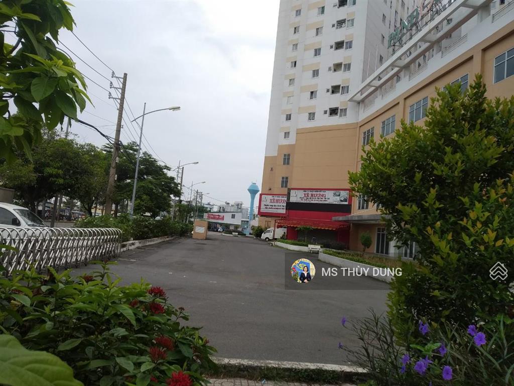 Hqc hóc môn bán căn góc 70m2 giá 1.4 tỷ nhà đẹp. đt 0909 456 ***