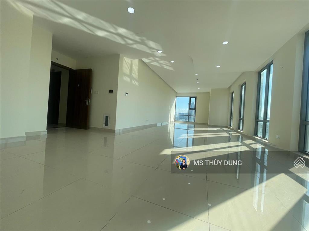 Chủ gửi riêng bán căn góc đẹp hiếm có tại golden king  q7 giá 4,1 tỷ 70m2  0909 456 ***