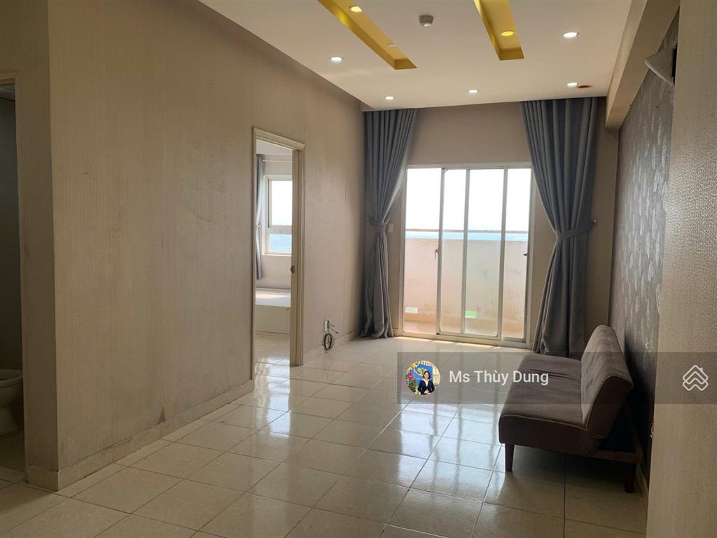 Hqc plaza bình chánh căn góc đẹp 57m², tầng thấp, giá 1.35 tỷ.  0909 456 ***