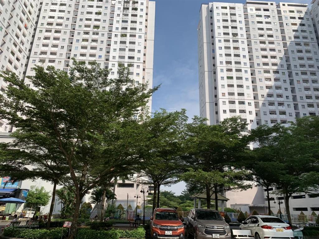 Hqc plaza bán căn góc 70m2 hướng đb giá 1,350 tỷ, 2pn, bao hết phí sang tên, ra sổ, đt 0909 456 ***