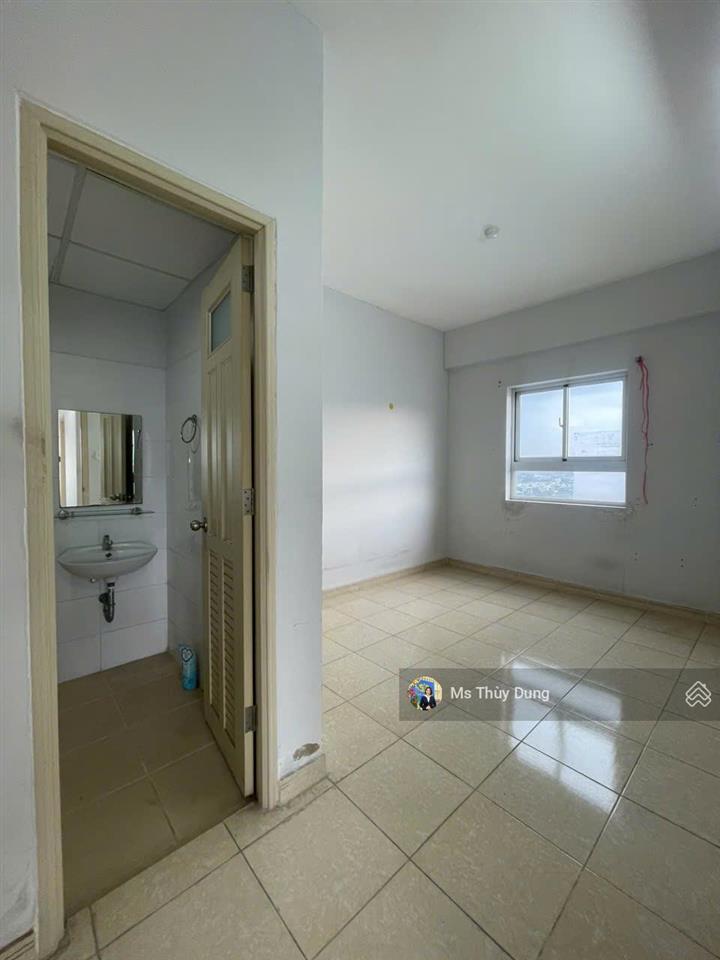 Hqc plaza bán căn góc 70m2 hướng đb giá 1,350 tỷ, 2pn, bao hết phí sang tên, ra sổ, đt 0909 456 ***