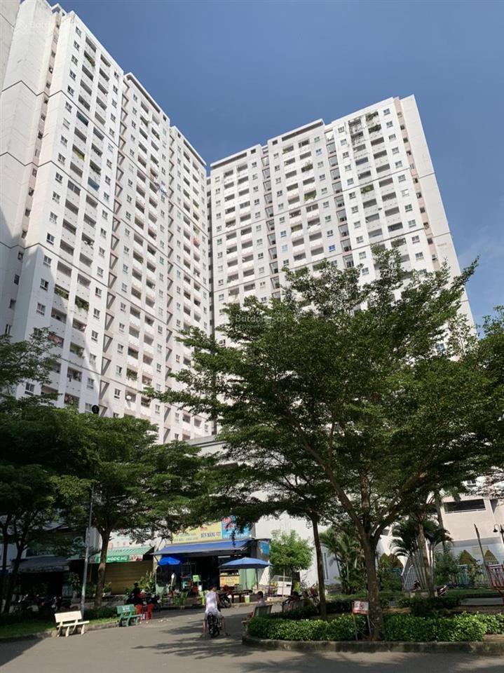 Hqc plaza bán căn góc 70m2 hướng đb giá 1,350 tỷ, 2pn, bao hết phí sang tên, ra sổ, đt 0909 456 ***