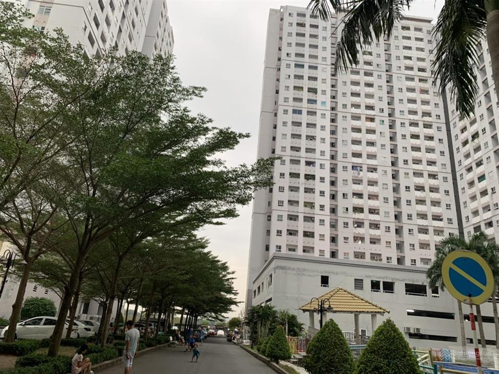 Hqc plaza bán căn góc 70m2 hướng đb giá 1,350 tỷ, 2pn, bao hết phí sang tên, ra sổ, đt 0909 456 ***
