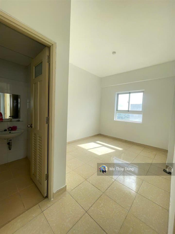 Hqc plaza bán căn góc 70m2 hướng đb giá 1,350 tỷ, 2pn, bao hết phí sang tên, ra sổ, đt 0909 456 ***