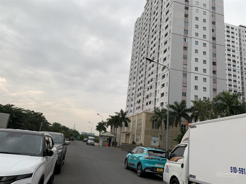 Hqc plaza bán căn góc 70m2 hướng đb giá 1,350 tỷ, 2pn, bao hết phí sang tên, ra sổ, đt 0909 456 ***