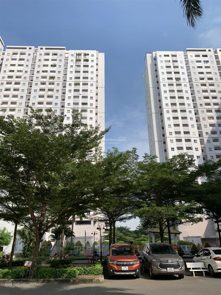 Hqc plaza bán căn góc 70m2 hướng đb giá 1,350 tỷ, 2pn, bao hết phí sang tên, ra sổ, đt 0909 456 ***