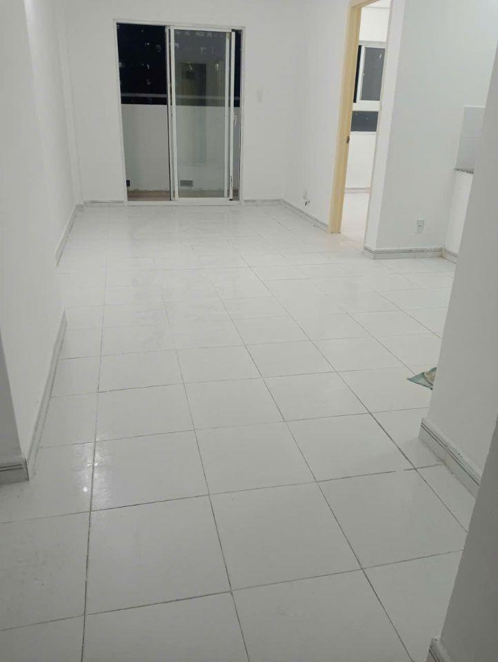 Hqc plaza tầng 4 nhà sạch đẹp  55m²  2pn  2wc giá 1.5 tỷ có sổ.  0909 456 158