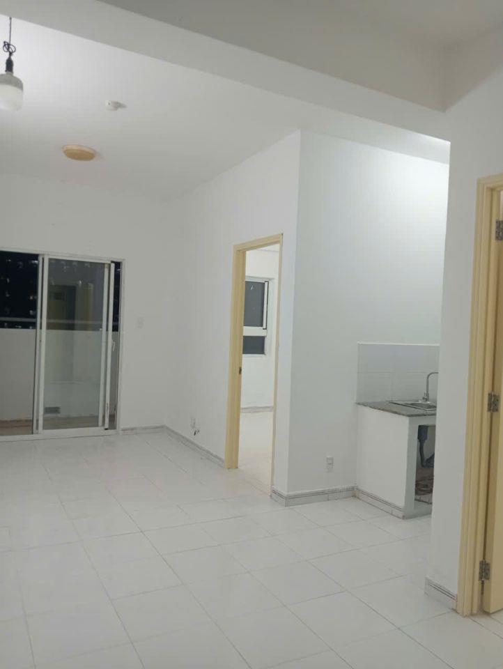 Hqc plaza tầng 4 nhà sạch đẹp  55m²  2pn  2wc giá 1.5 tỷ có sổ.  0909 456 158