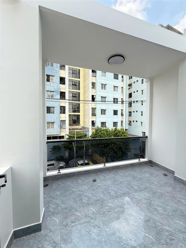 Bán nhà mặt tiền đường số 3, giá 10,8 tỷ