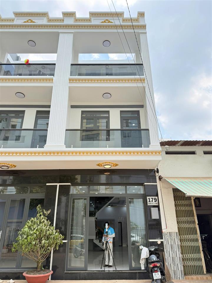 Bán nhà mặt tiền đường số 3, giá 10,8 tỷ