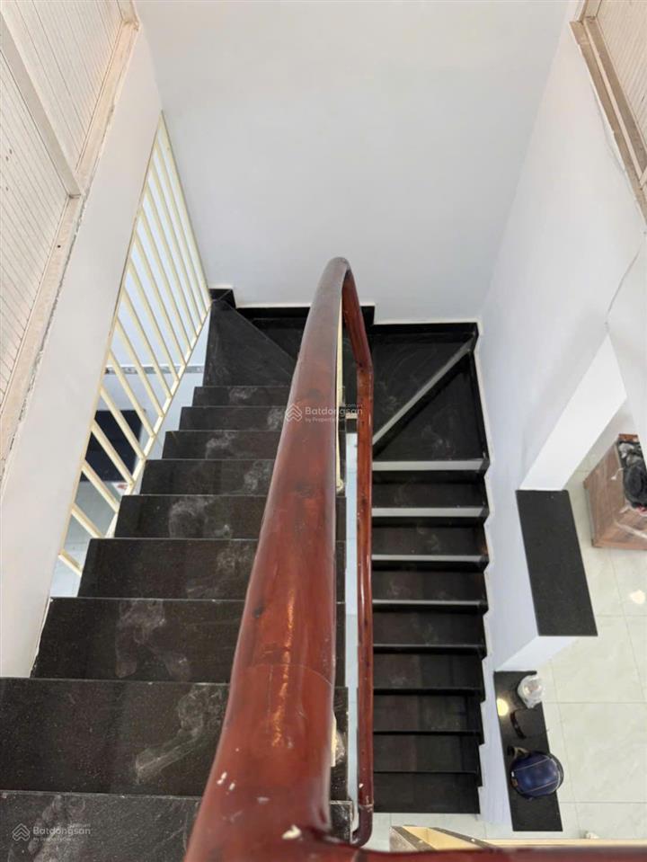 Bán nhà mặt tiền đường số 9, giá 5,65 tỷ