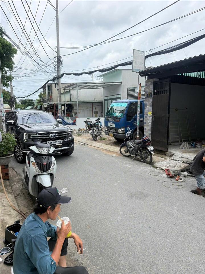 Bán nhà mặt tiền đường số 9, giá 5,65 tỷ