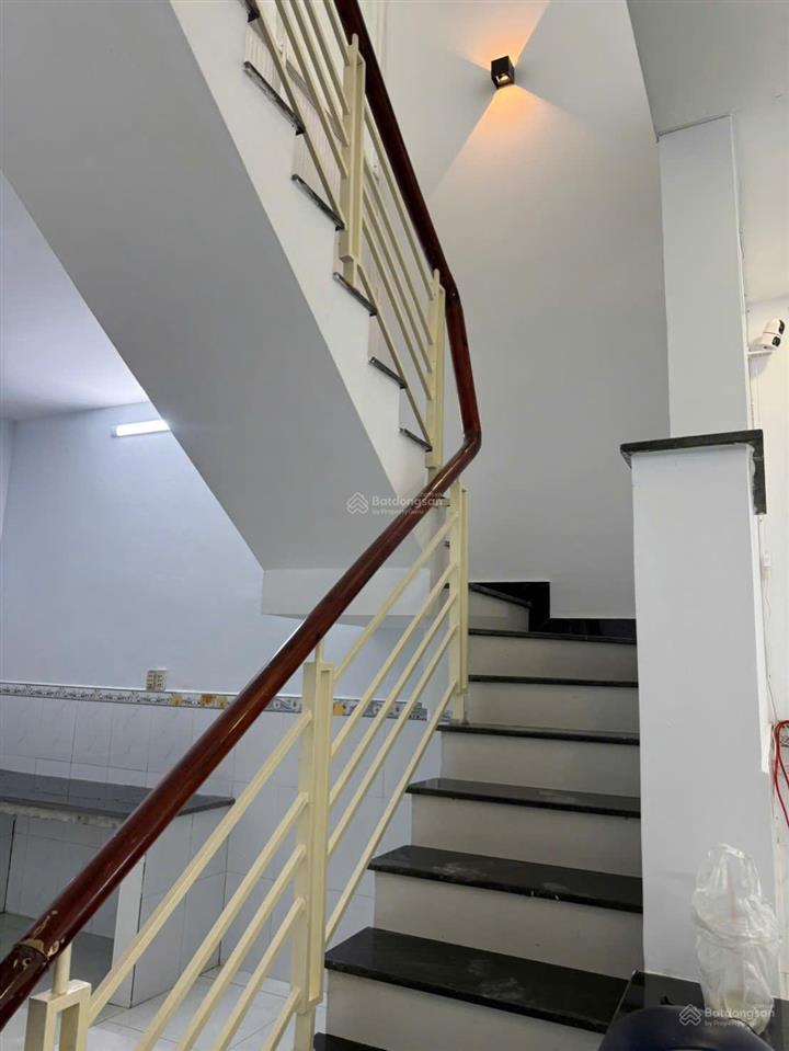 Bán nhà mặt tiền đường số 9, giá 5,65 tỷ