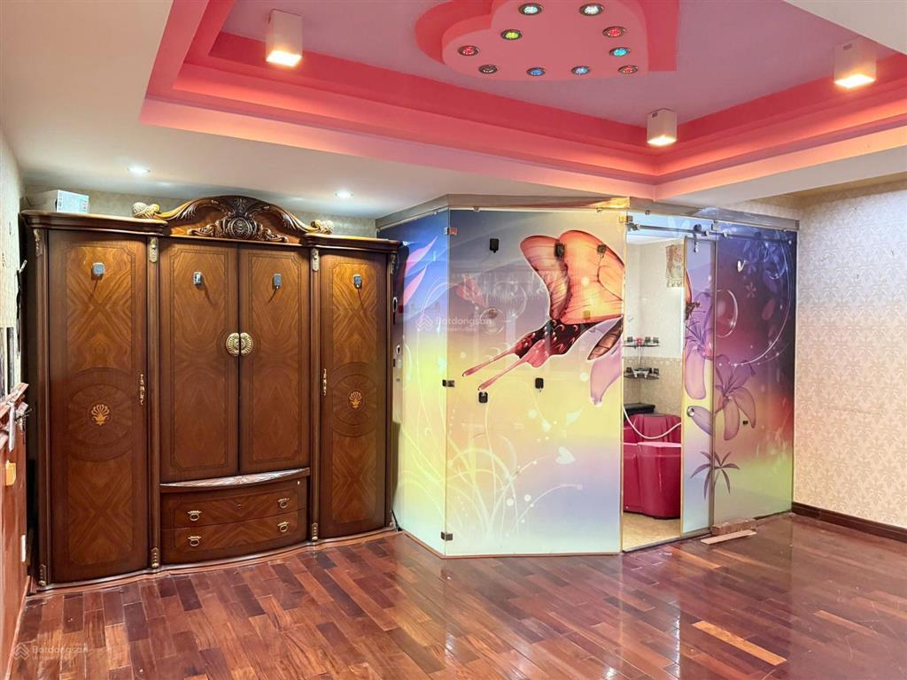Bán nhà mặt tiền đường nguyễn hữu tiến, giá 26 tỷ