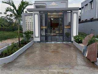 Nhà mới xây ấp rừng dầu xã mỹ hạnh bắc, huyện đức hoà, long an