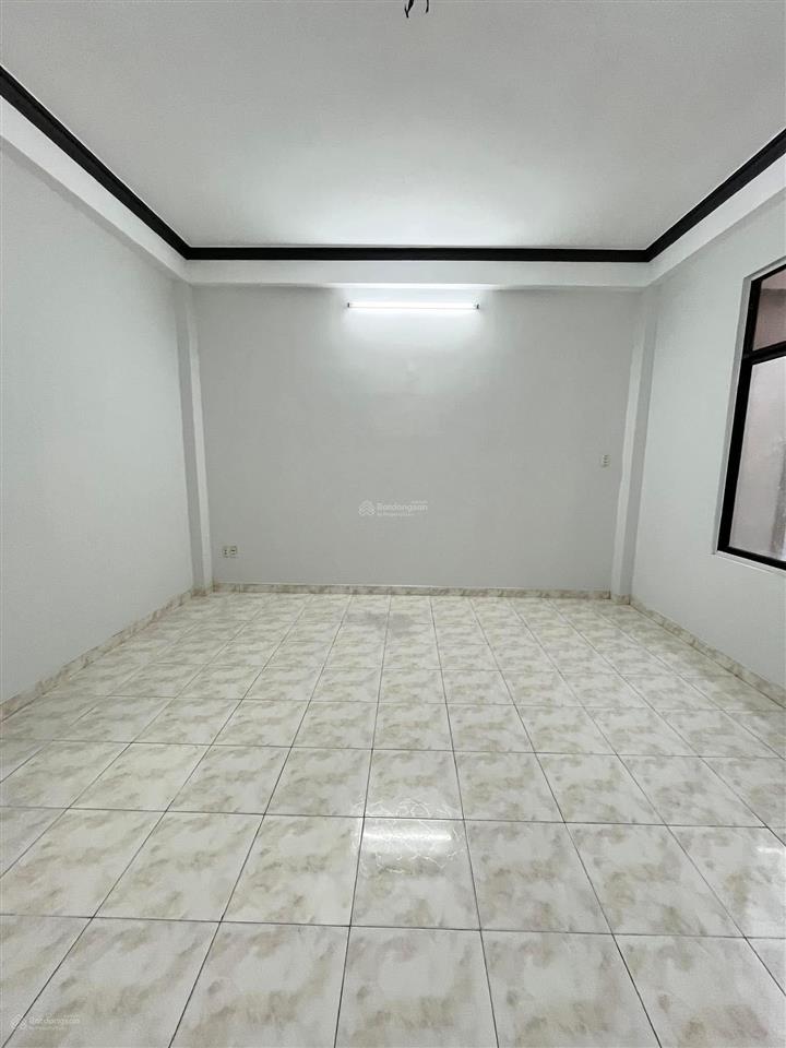 Nhà mt kinh doanh đường 55 dt 5x16,2 lầu . giá 18 tr/th