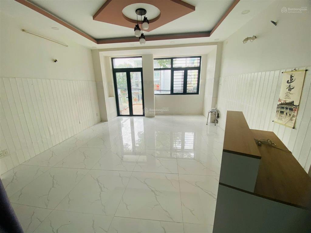 Nhà mt kinh doanh đường 1 khu tên lửa 5x20,3.5 tấm,4 phòng nhà đẹp