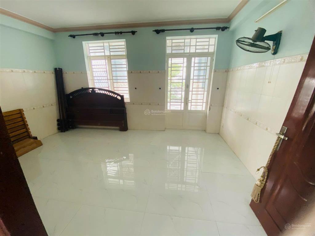 Nhà mt kinh doanh đường 1 khu tên lửa 5x20,3.5 tấm,4 phòng nhà đẹp