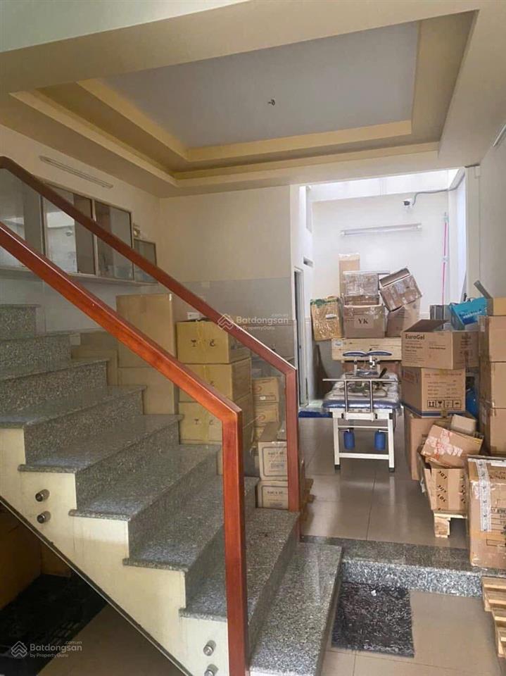 Nhà khu tên lửa 5x20,3 lầu . thang máy .5 phòng. giá 23 triệu /th