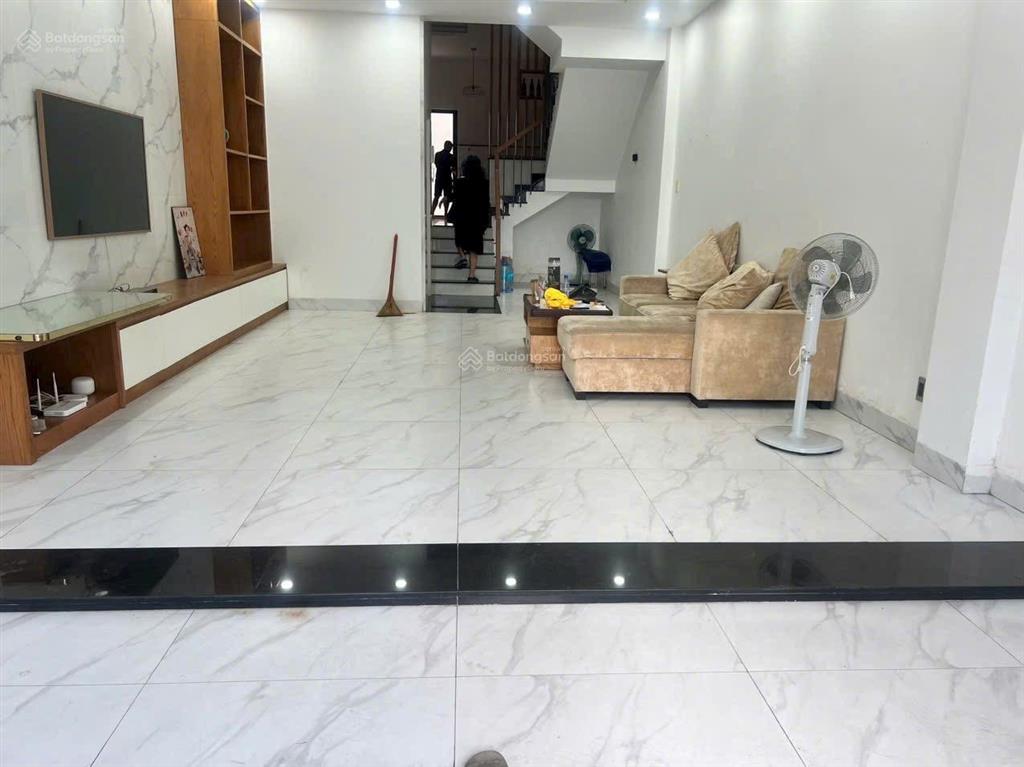 Nhà full nội thất khu tên lửa 5x20, 3.5 tấm