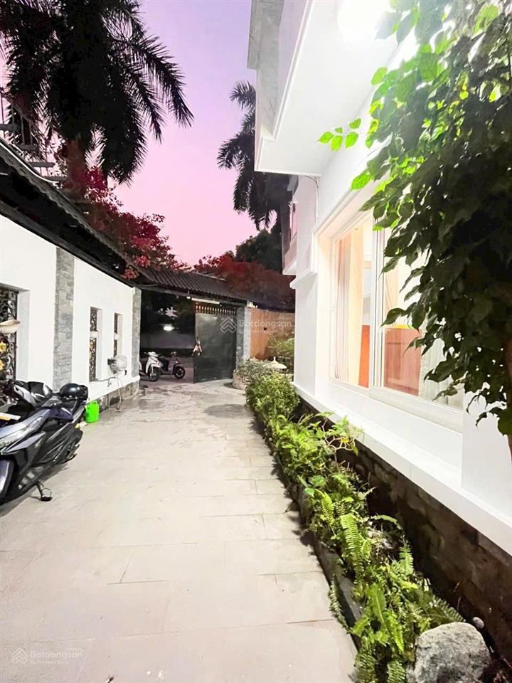Biệt thự gốc 2 mặt tiền full nội thất khu tên lửa