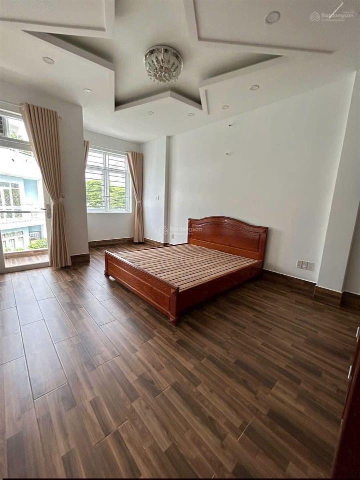 Nhà full nội thất khu aeon tên lửa 4x20 lừng 2 lầu, 5 phòng