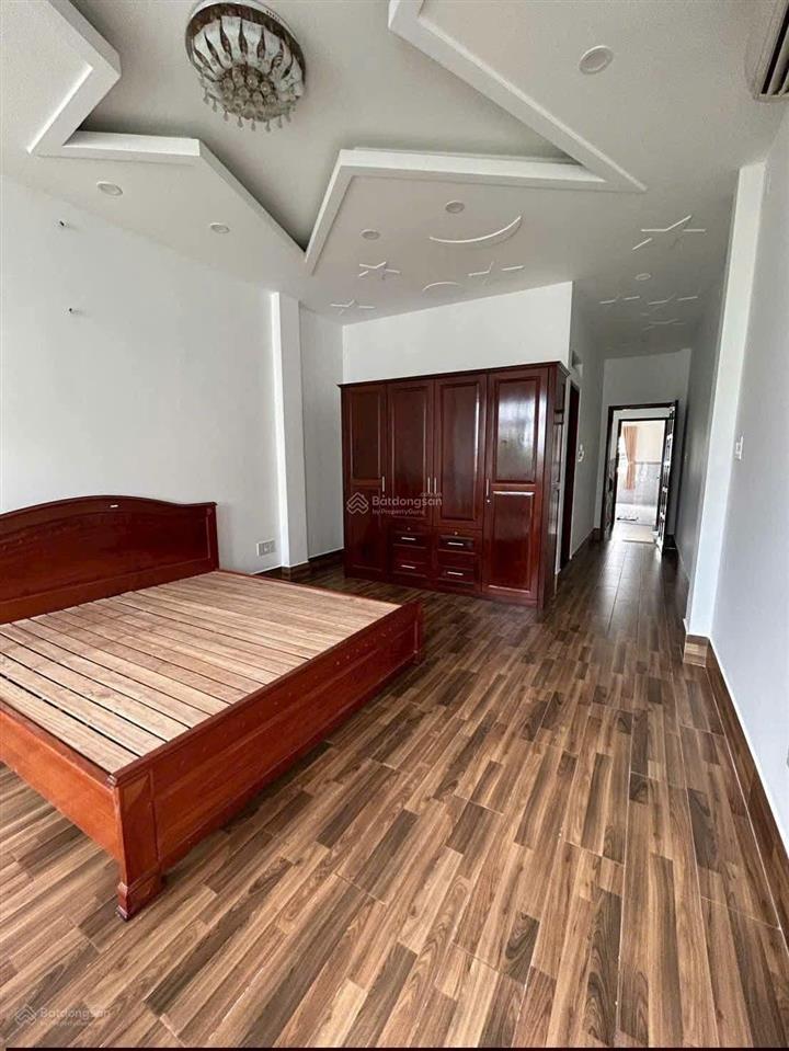 Nhà full nội thất khu aeon tên lửa 4x20 lừng 2 lầu, 5 phòng