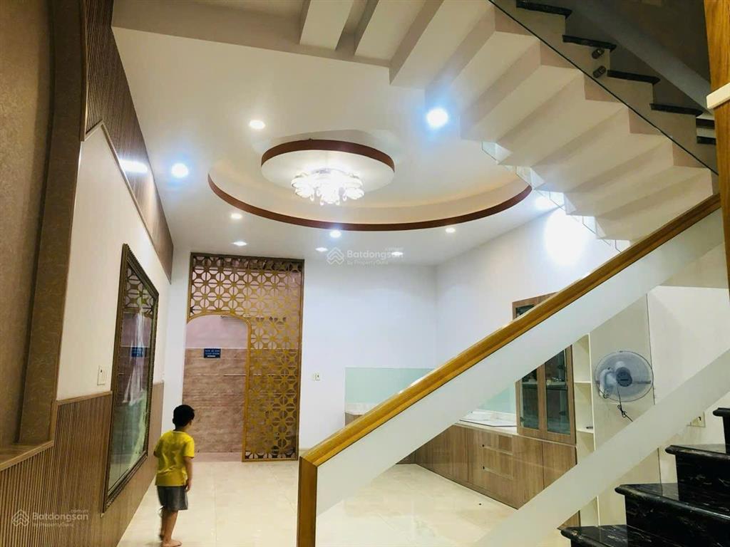 Nhà sát aeon tên lửa 5x20,3.5 tấm, nhà đẹp full nội thất. giá 35 tr/th