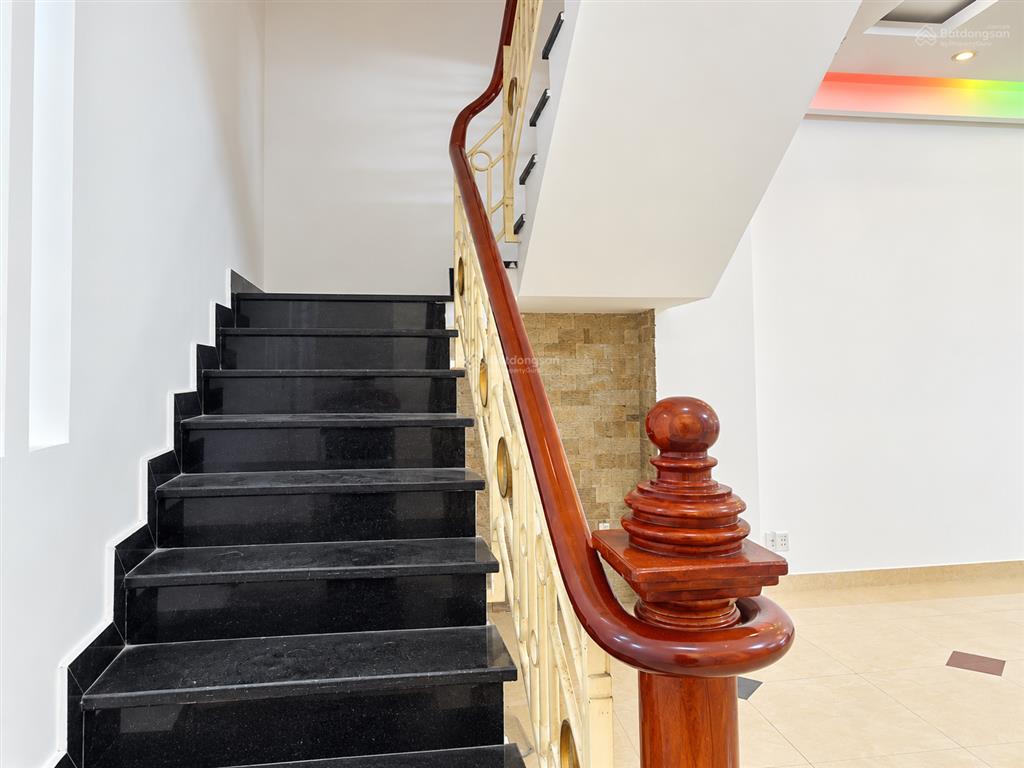 Nhà đôi diện công viên khu aeon tên lửa 5x20,3.5 tấm