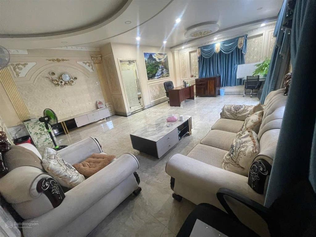 Biệt thự full nội thất khu tên lửa 200m2. đối diện công viên