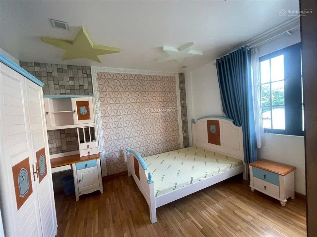 Biệt thự full nội thất khu tên lửa 200m2. đối diện công viên