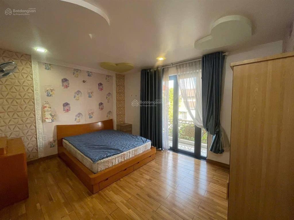 Biệt thự full nội thất khu tên lửa 200m2. đối diện công viên