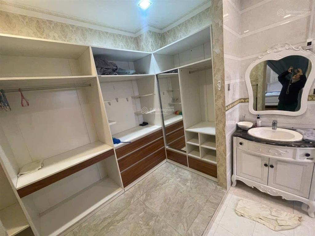 Biệt thự full nội thất khu tên lửa 200m2. đối diện công viên