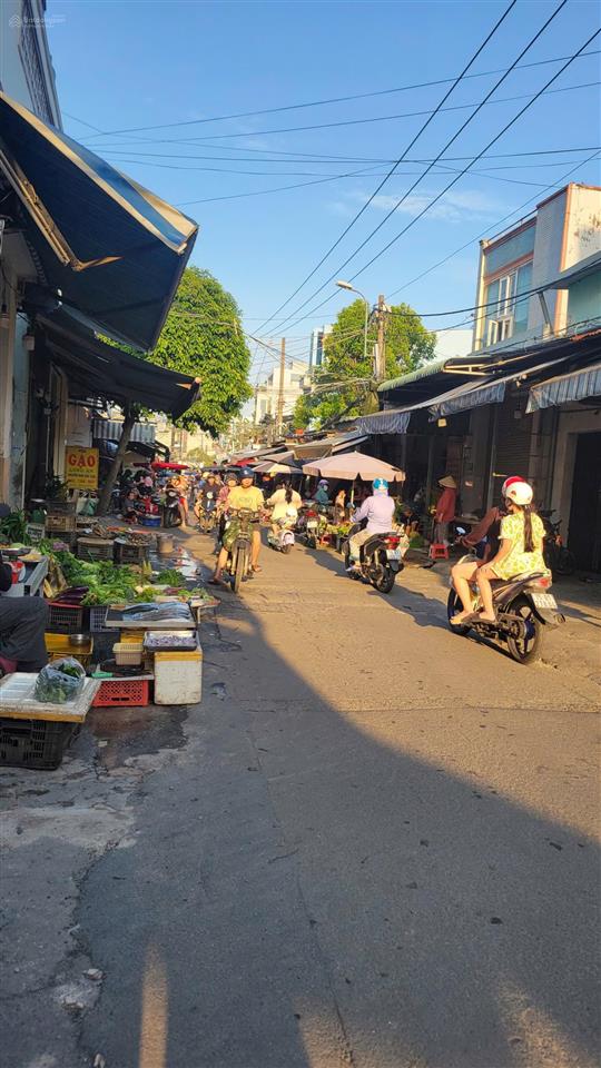 Nhà trường chinh, đht dt 4x11, 2 tầng lầu