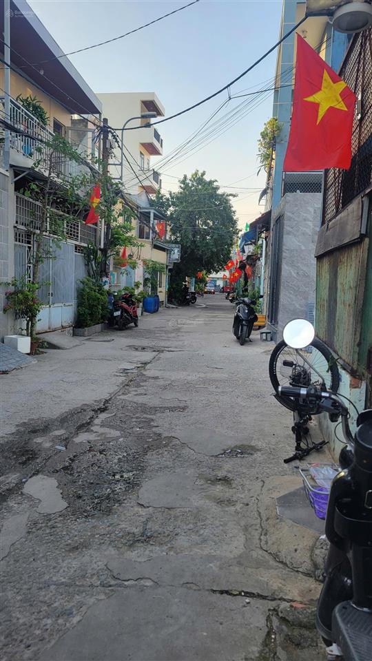 Nhà trường chinh, đht dt 4x11, 2 tầng lầu
