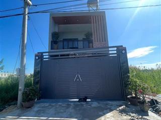 Nhà sổ riêng gần cầu rạch tra , dt 95m2 ( 5,5m x 18m)  1 lầu  sân xe hơi