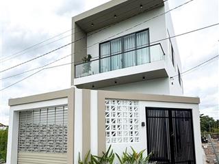 Nhà góc 2mt gần cầu rạch tra , dt 117m1 ( 6,4m x 19m)  1 lầu