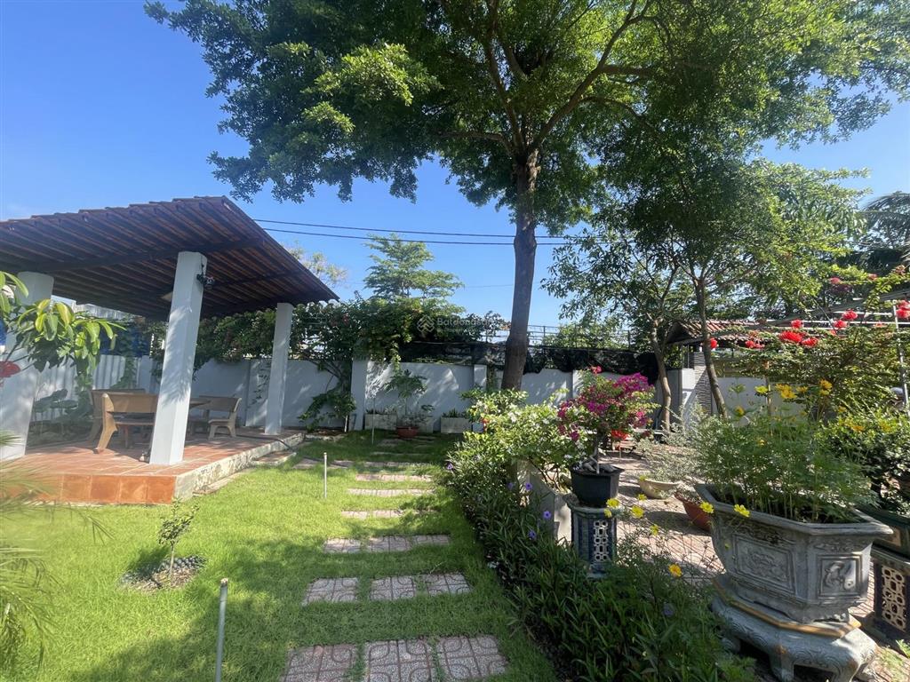 Nhà vườn nghỉ dưỡng 1000m2 bình mỹ , gần vành đai 3