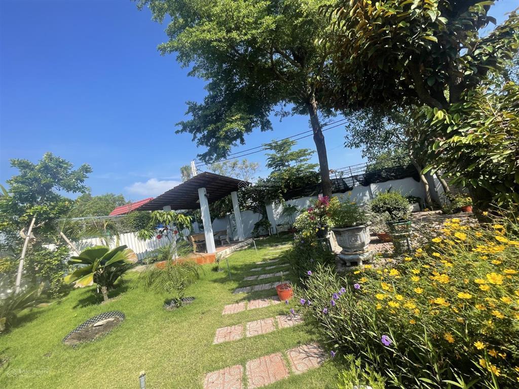 Nhà vườn nghỉ dưỡng 1000m2 bình mỹ , gần vành đai 3
