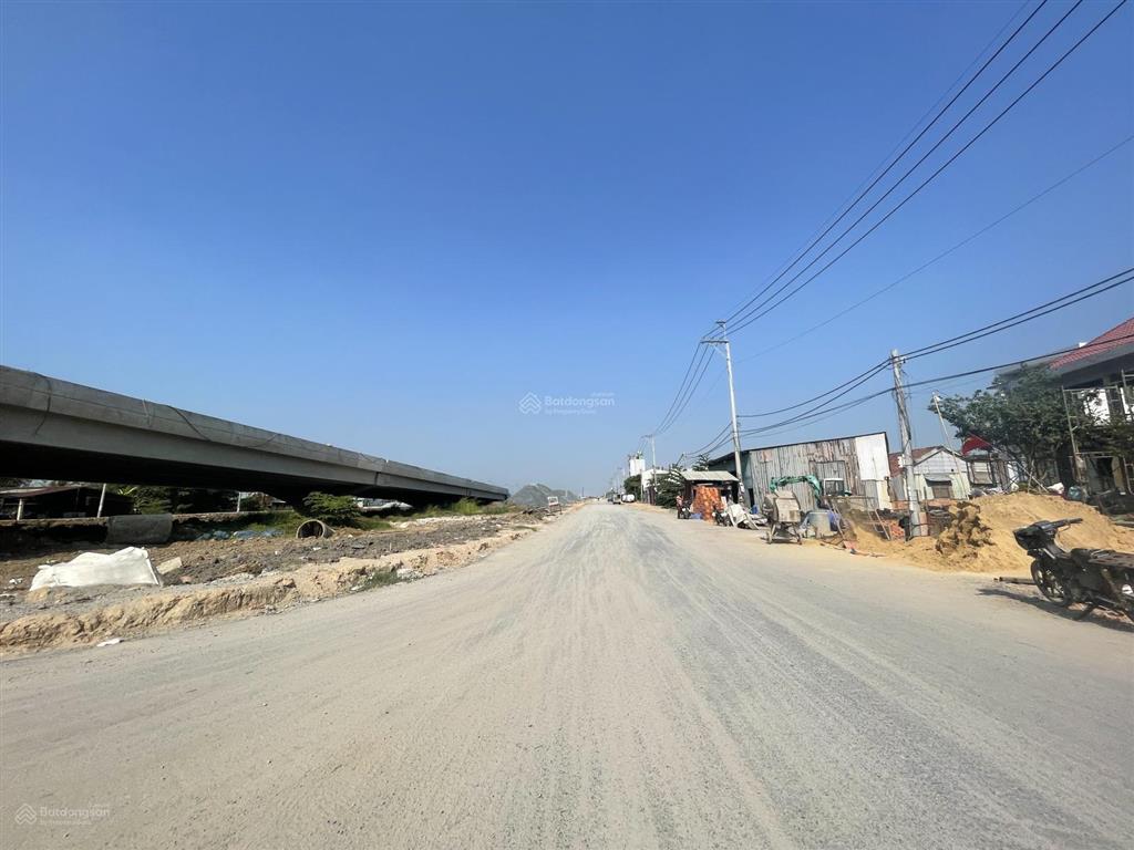 Nhà xưởng 762m2 mặt tiền vành đai  đường xe container