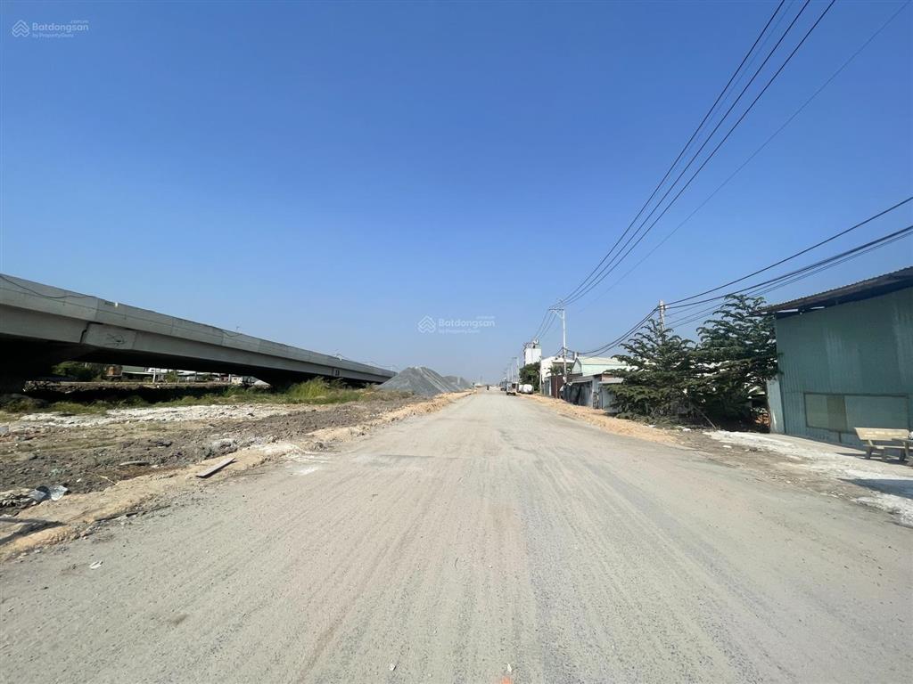 Nhà xưởng 762m2 mặt tiền vành đai  đường xe container