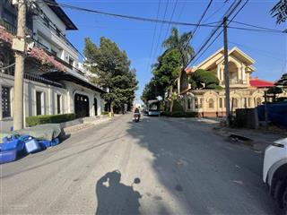 Bán nhà ngay cổng vào kdc hà đô, dt 130m2 (5m x 26m)  full thổ cư