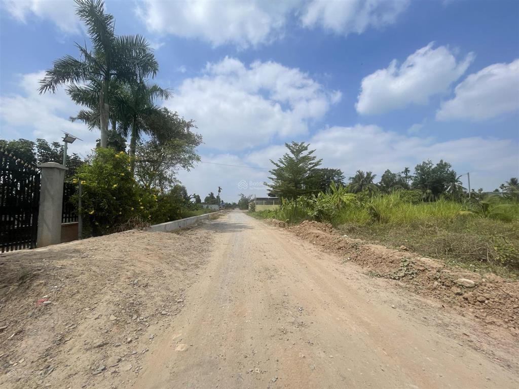 Đất mặt tiền sông sài gòn , dt 2.342m2 ( 26m x 68)  thổ cư 123m2