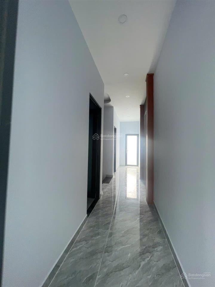 Nhà sổ riêng hoàn công gần cầu rạch tra, dt 175m2 ( 5m x 36m)  sân xe hơi , 3p/ ngủ