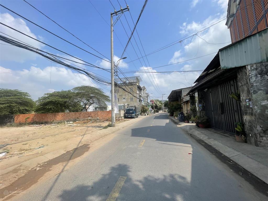 Đất mặt tiền sát lê văn khương, dt 753m2  thổ cư 100m2 . kdoanh buôn bán / xây biệt thự