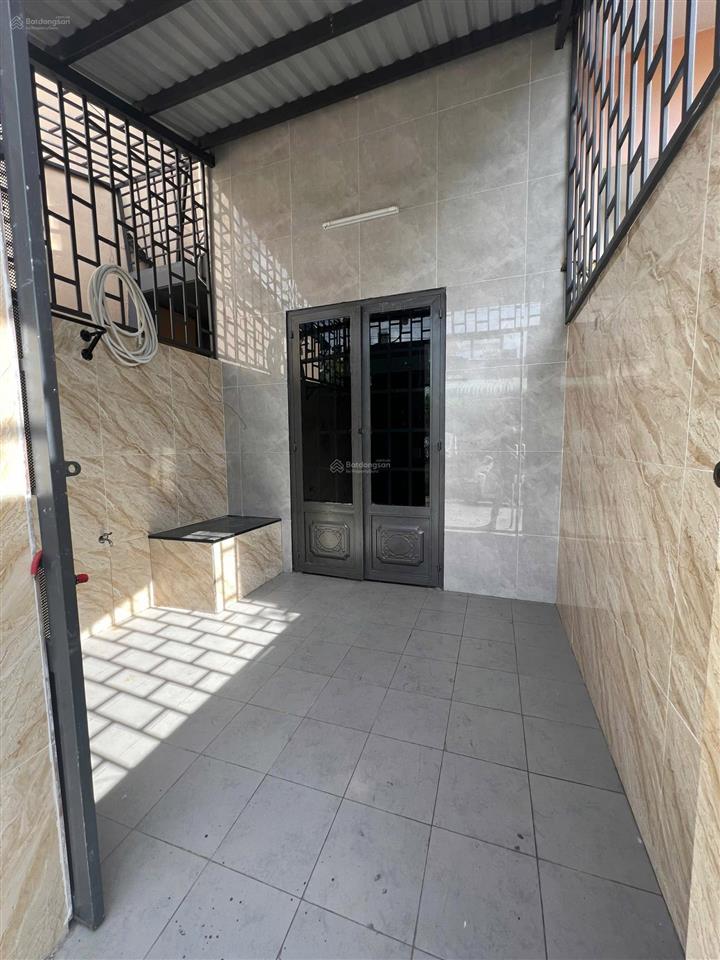 Bán dãy trọ 1/ trần thị cờ , dt 72m2 ( 4m x 18m)  gồm 4 phòng trọ  thu nhập 12tr/ tháng