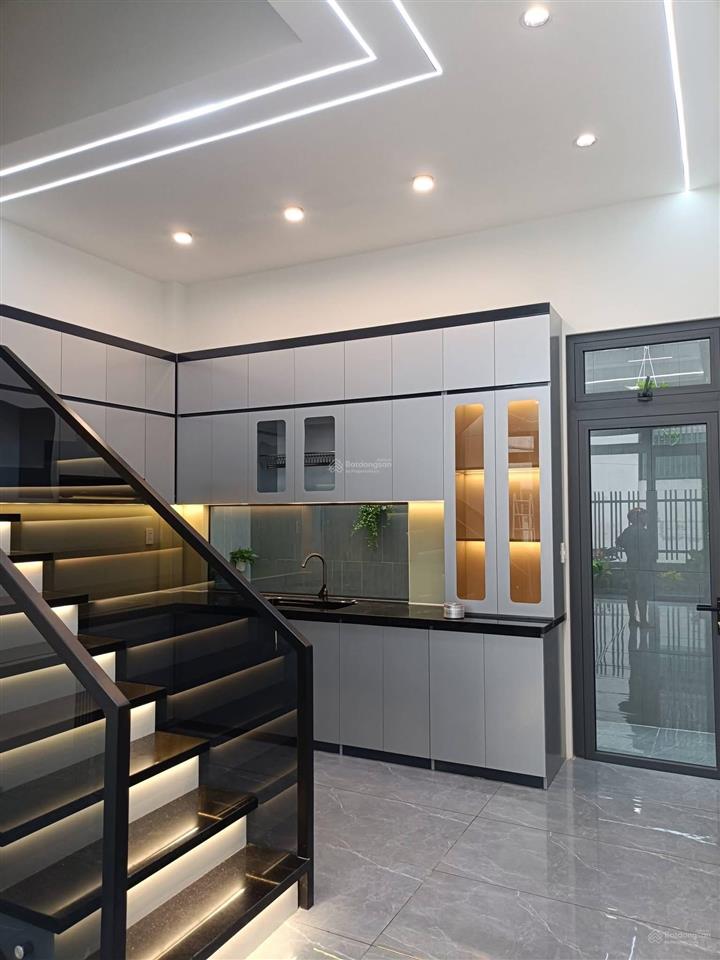 Biệt thự mini sát ngã 3 đông quang, dt 105m2 ( 8,2m x 13m)  sân xe hơi 7 chỗ  full nội thất