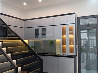 Biệt thự mini sát ngã 3 đông quang, dt 105m2 ( 8,2m x 13m)  sân xe hơi 7 chỗ  full nội thất